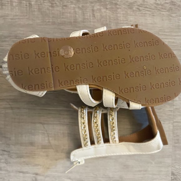 Kensie Gladiator Sandals - Picture 4 of 4